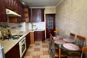 квартира за адресою Міцкевича вул., 9а