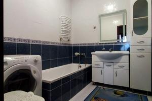 квартира за адресою Тролейбусна вул., 30