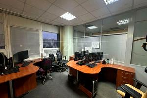 комерційна за адресою Кудрявський узвіз, 7