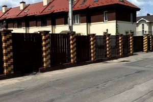 будинок за адресою Набережна, 7
