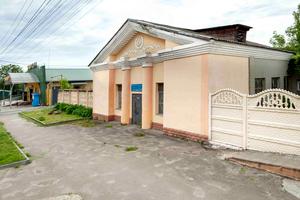 комерційна за адресою Молодіжна, 2Г