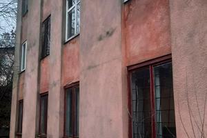 комерційна за адресою Заводська вул., 10