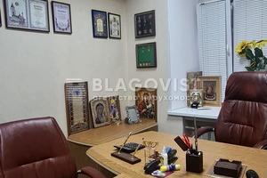 комерційна за адресою Хрещатик вул., 10-Б