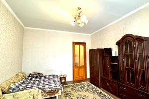 квартира за адресою Тополина вул., 16