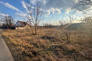 участок по адресу Центральна
