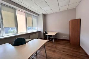 комерційна за адресою Польова вул., 24Д