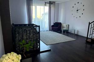 будинок за адресою Центральна, 7