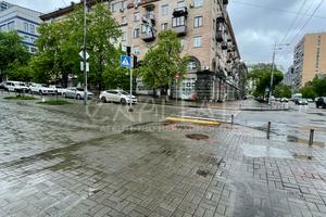 коммерческая по адресу Calle Dilova ул. (Димитрова), 7