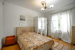 будинок за адресою Центральна, 3