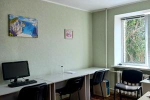 комерційна за адресою Гната Юри, 9