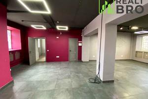 комерційна за адресою Проскурівського підпілля вул., 1