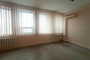 комерційна за адресою Ореста Васкула вул., 8