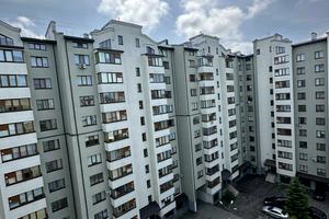 квартира за адресою Хотинська вул., 12