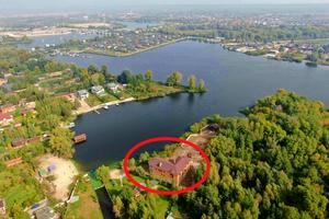 будинок за адресою Центральна вул., 44