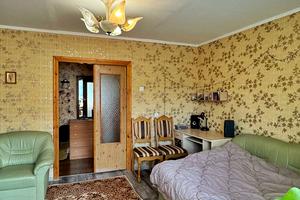 квартира за адресою космонавтів, 6