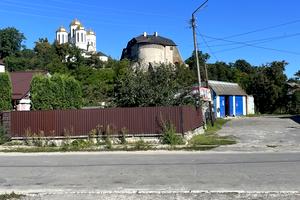 комерційна за адресою Соборна, 2А