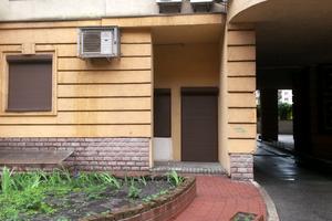комерційна за адресою Дмитрівська вул., 69