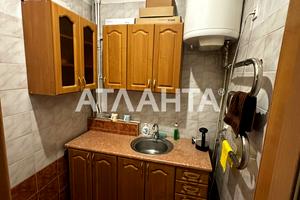комерційна за адресою Володимирська вул., 11