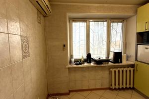 квартира за адресою Високовольтна вул., 10