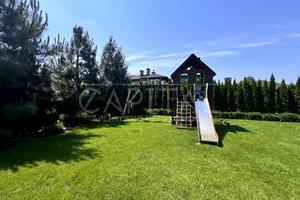 будинок за адресою с. Вишеньки, пер. Квітковий