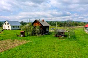 ділянка за адресою молодіжна