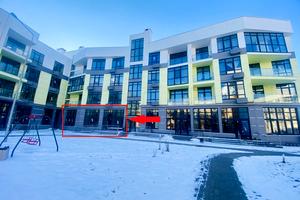 комерційна за адресою Богатирська вул., 32