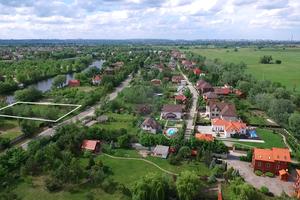 ділянка за адресою Центральна вул.