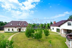 будинок за адресою Центральна вул.