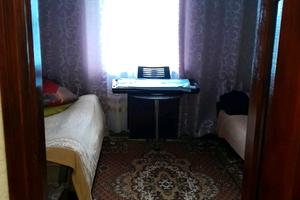 будинок за адресою 1-й Миру пров.