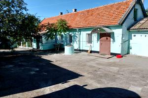 будинок за адресою Центральна