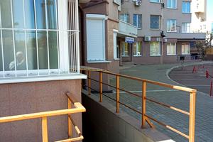 комерційна за адресою Середньофонтанська вул., 19г