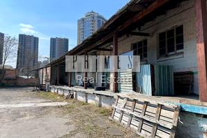 комерційна за адресою Дегтярівська вул., 39
