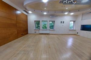 комерційна за адресою Хорива вул., 55Б