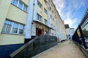 комерційна за адресою Загорівська вул. (Багговутівська), 17-21