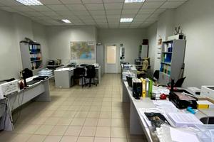 комерційна за адресою Дмитра Яворницького просп. (Карла Маркса), 25