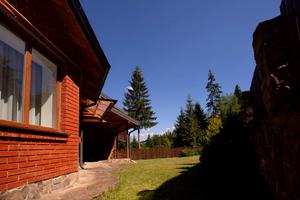 коммерческая по адресу Устияновича вул., 1