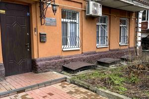 комерційна за адресою Хорива вул., 31