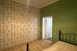 комерційна за адресою Середньофонтанська вул., 32