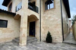 будинок за адресою Рівності пров.