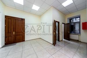 комерційна за адресою Володимирська вул., 4