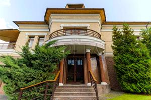 коммерческая по адресу Павла Загребельного ул. (Миколи Раєвського), 5