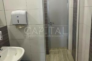 комерційна за адресою Саксаганського вул., 40/85