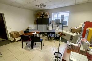 комерційна за адресою Науки просп., 33А