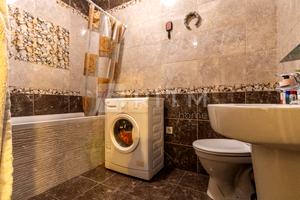 квартира за адресою Хотинська вул., 12