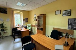 комерційна за адресою Корятовича пл., 15