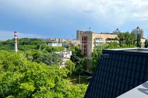 комерційна за адресою Соляна вул., 70