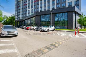 коммерческая по адресу Любомира Гузара просп. (Космонавта Комарова), 9б