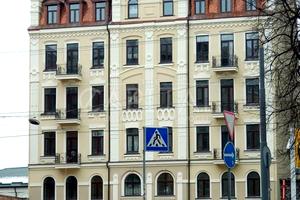 комерційна за адресою Січових Стрільців вул. (Артема), 66
