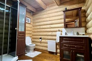 будинок за адресою Шкільна вул., 1