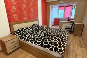 квартира за адресою Космічна вул., 97